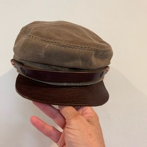 Canvas and leather hat